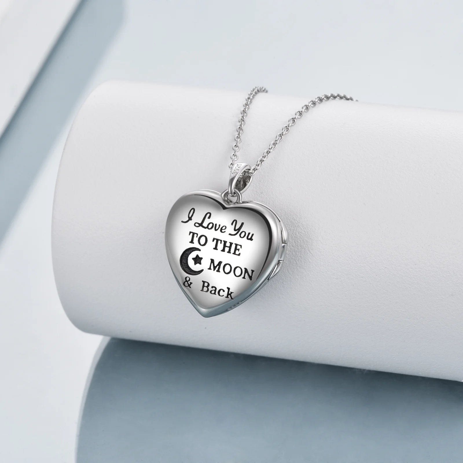 Mothers Day Gifts for Mom Sunflower Heart Lockets Necklace That Holds Pictures for Women Photo Necklace You Are My Sunshine Mother'S Day Gifts